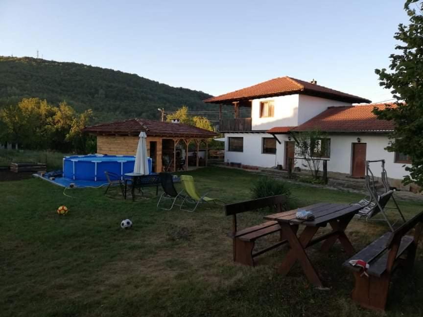 Guest House Yana Turkasheni Экстерьер фото